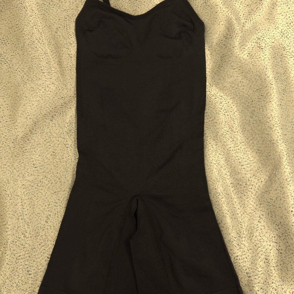NWOT Short Leg Body Shaper